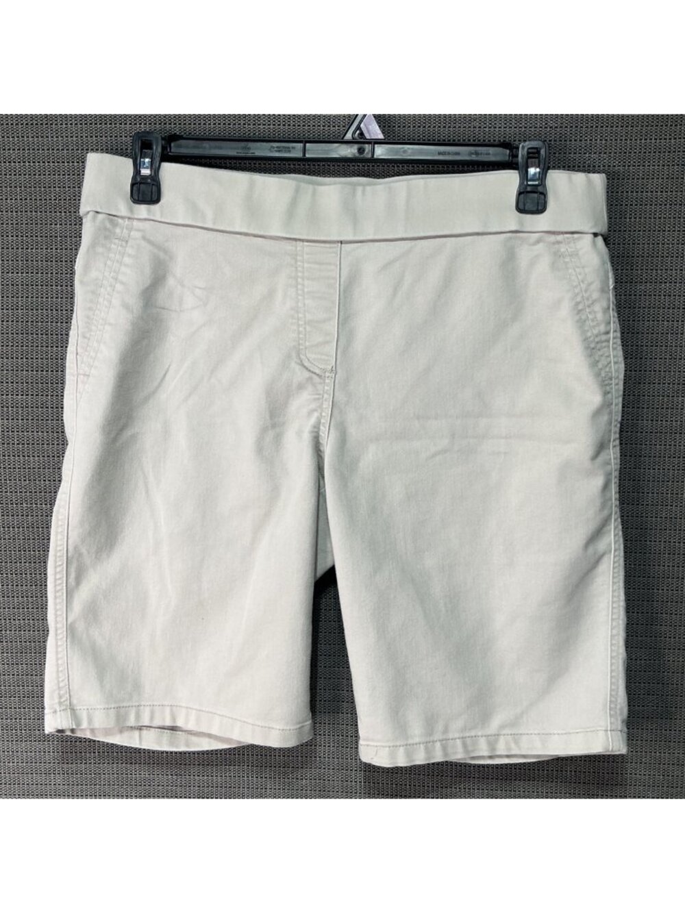 Briggs Womens Size 12 Beige Slip On Stretch Shorts Midrise Casual Lightweight